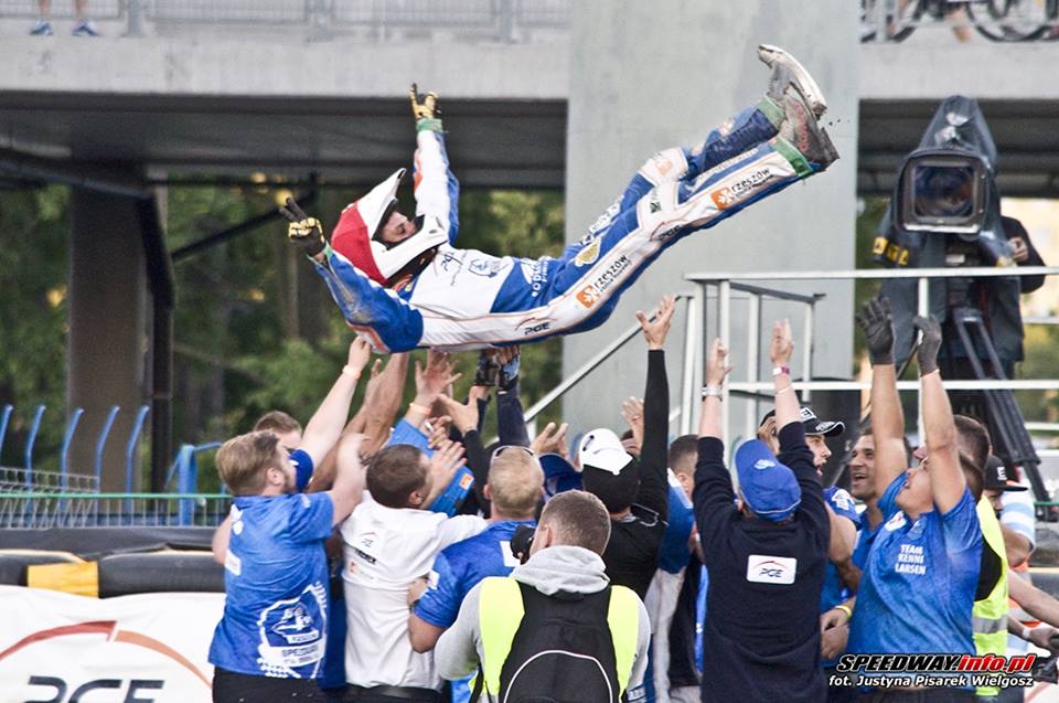 11230112 10203251115397380 2117978952399216868 n